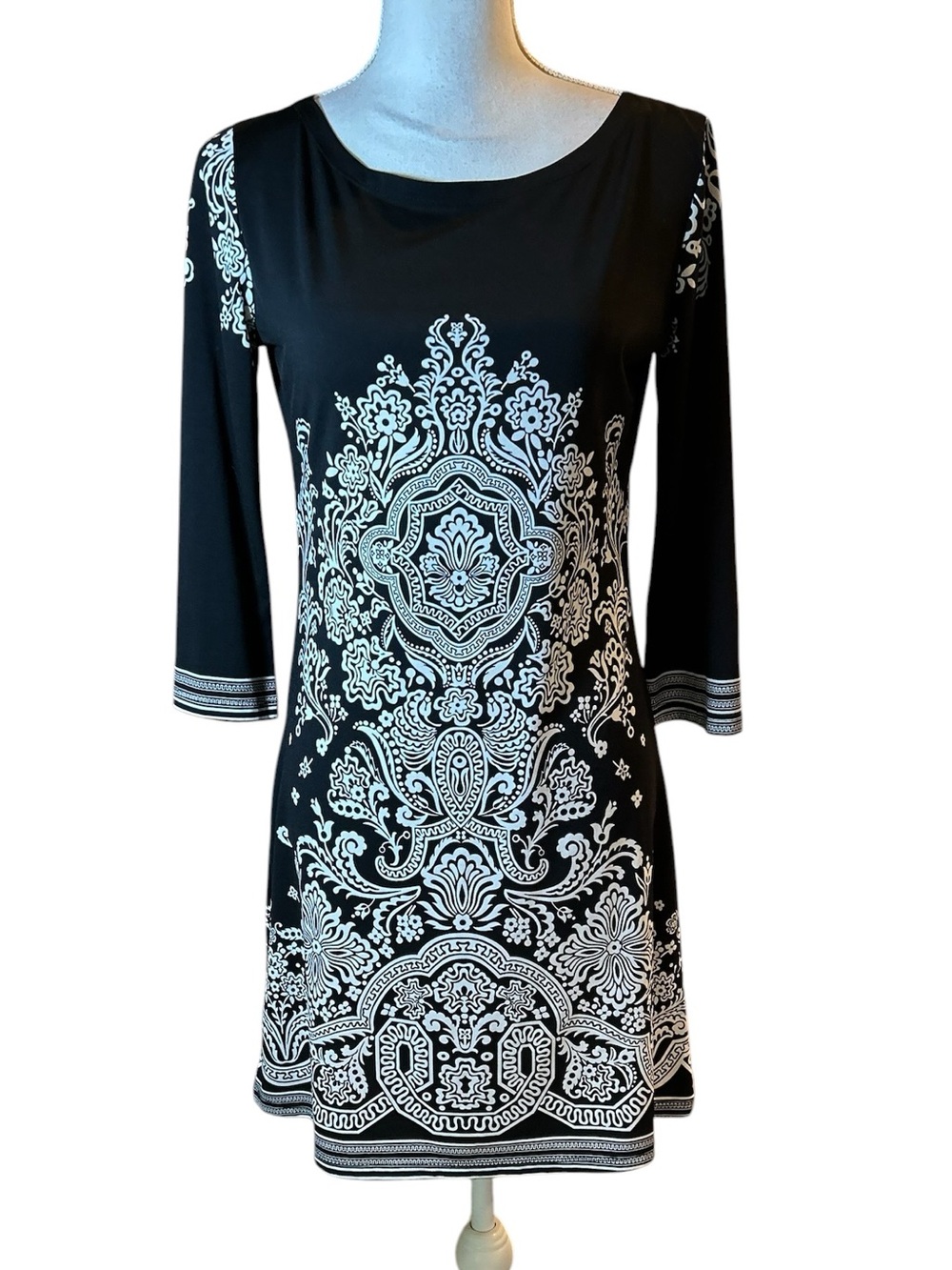 MT Collection Black & White Printed Shift Dress with Boat Neck